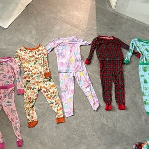 4 Little Sleepies, 1 Ruffle Butts 3T/4T